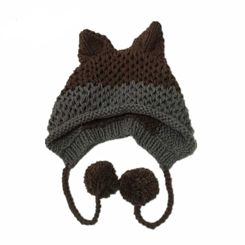 Warm Winter Warm Beanies made of 100% acrylic fiber in various colors.