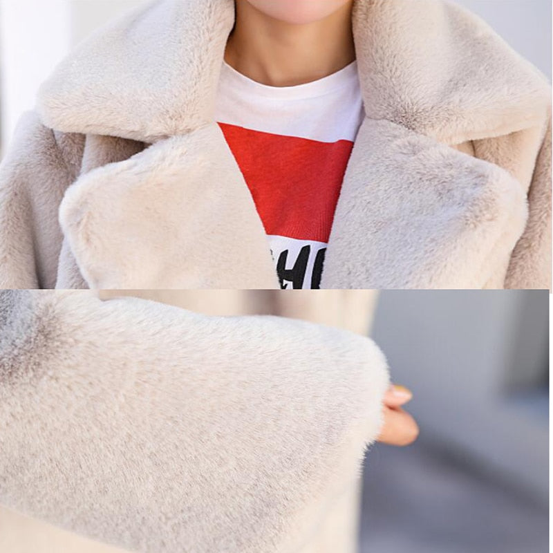 Stylish and warm fur coat with rabbit fur and faux fur for cozy winter wear.