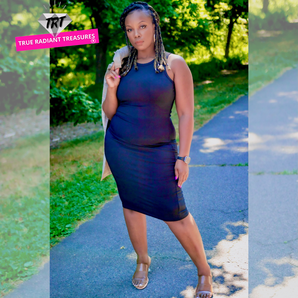 Slim-Fit Long Dress in Multiple Colors - Flatters Your Hips and Figure - Perfect for Any Occasion