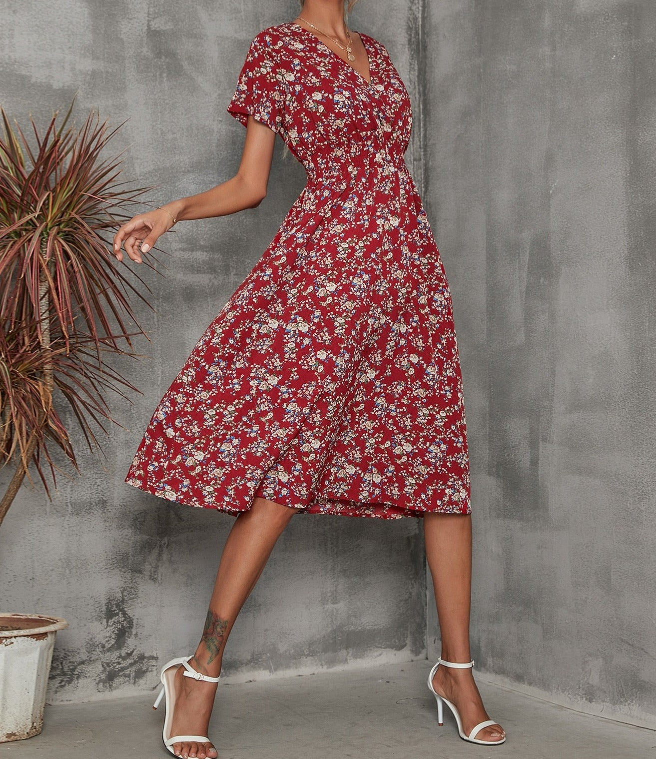 Floral v-neck chiffon dress - a perfect addition to your wardrobe with its bright floral print and A-line silhouette.