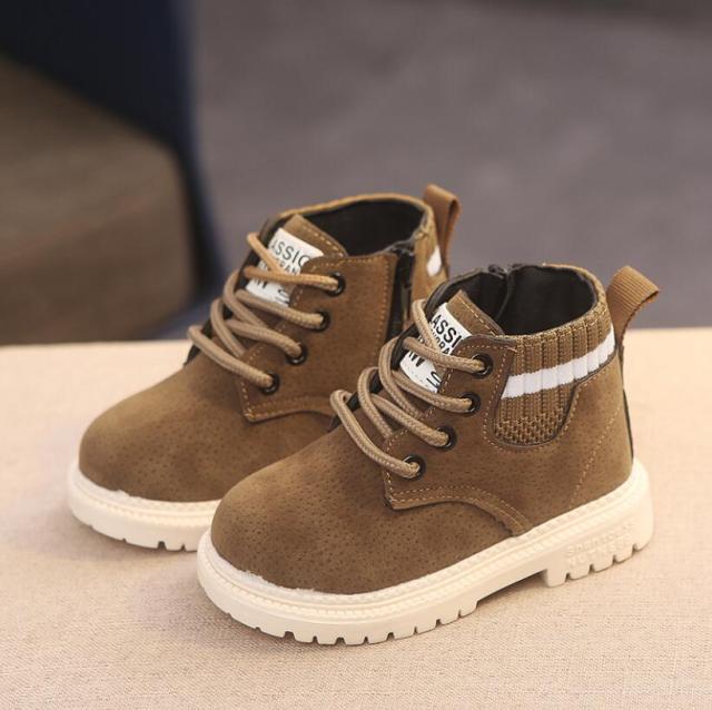 Stylish leather shoes suitable for school and various activities. These shoes have a thick lining for warmth and are made of high-quality materials. Available in different sizes to fit your boys.